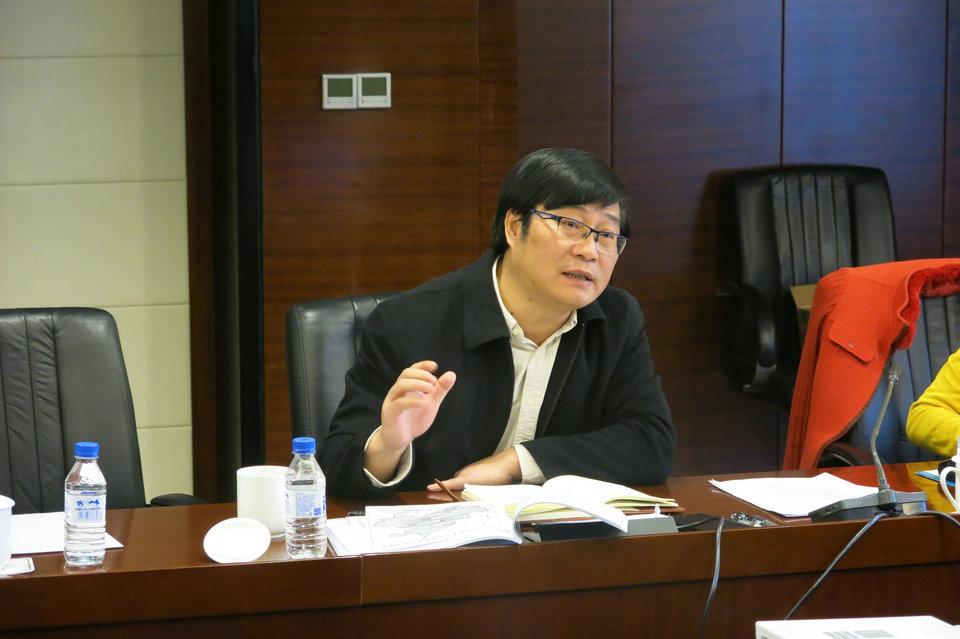 袁国华常务副主任做补充说明